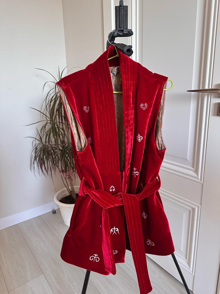 Жилетка казахская национальная