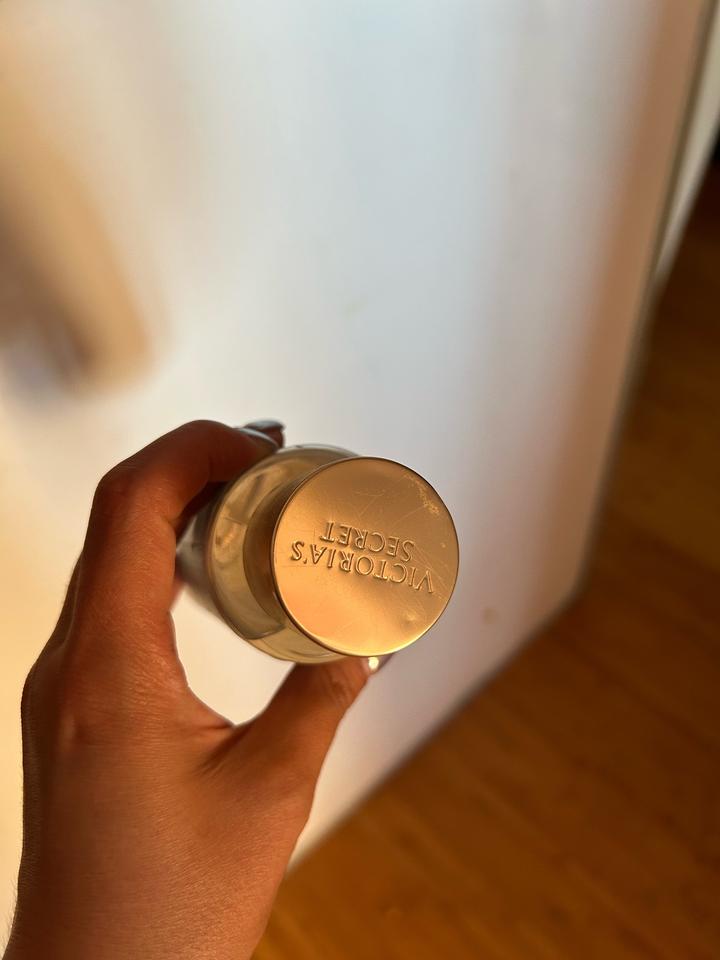 Victoria’s Secret Sunslope Icy Coconut & Amber