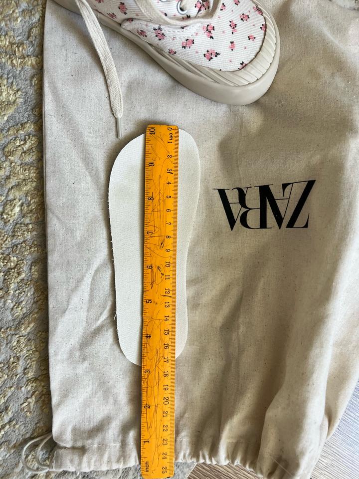 Кеды с цветочным принтом Zara