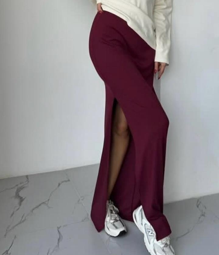 Прямая юбка бордовая