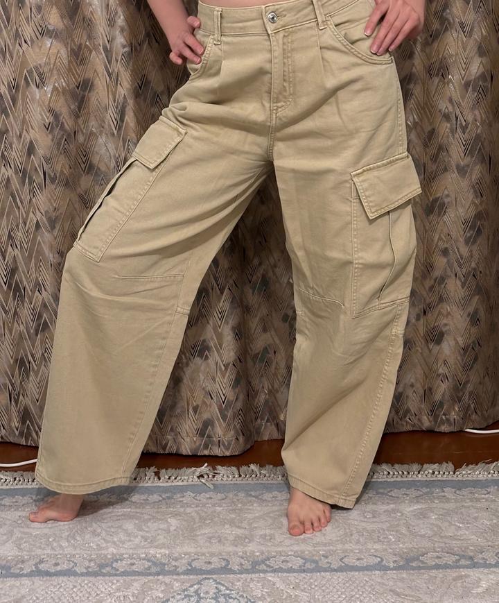 Джинсы Bershka бежевые