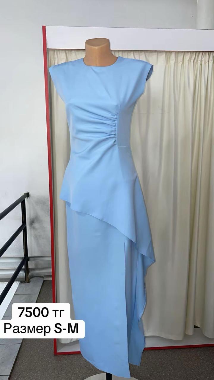 Новая платье голубого цвета