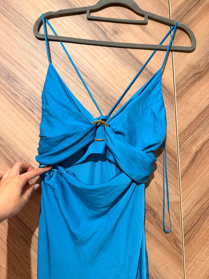 Атласное платье Zara