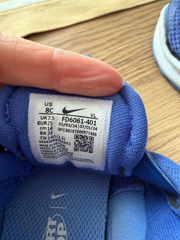 кроссовки Nike