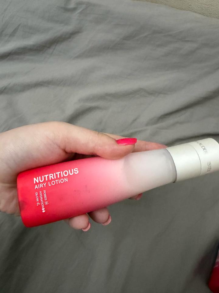 ESTEE LAUDER nutritious airy