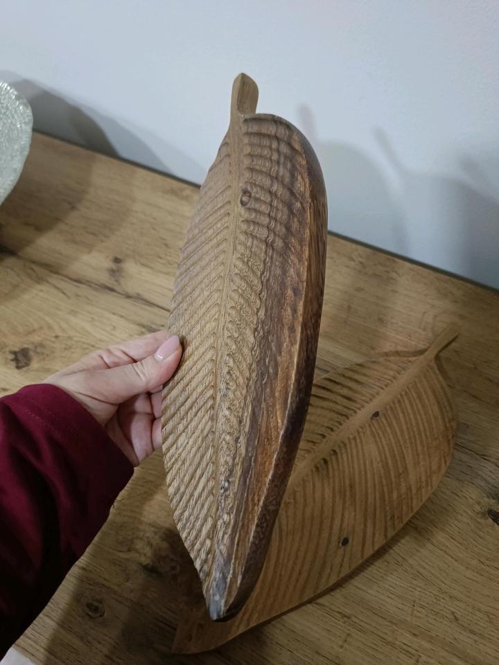 Поднос-тарелка в виде листа, декор