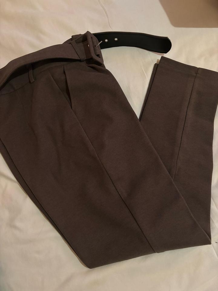 Брюки цвета хаки