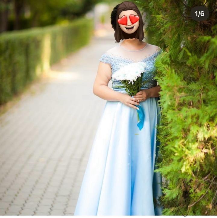 Голубое вечернее платье