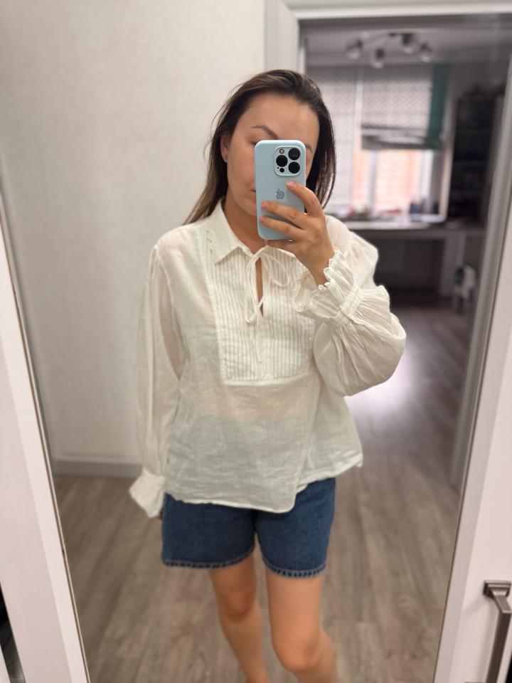 Белая блузка