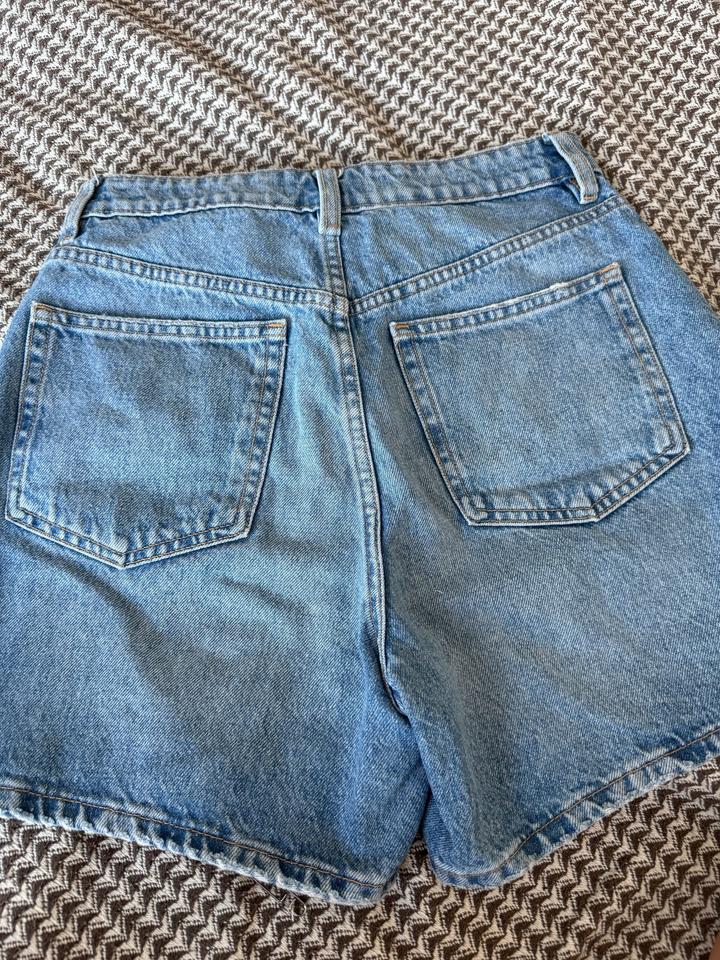 Джинсовые шорты Zara