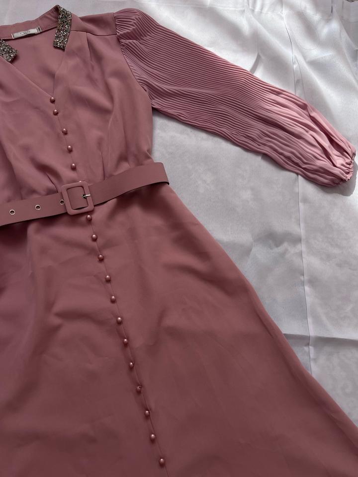 Розовые платья