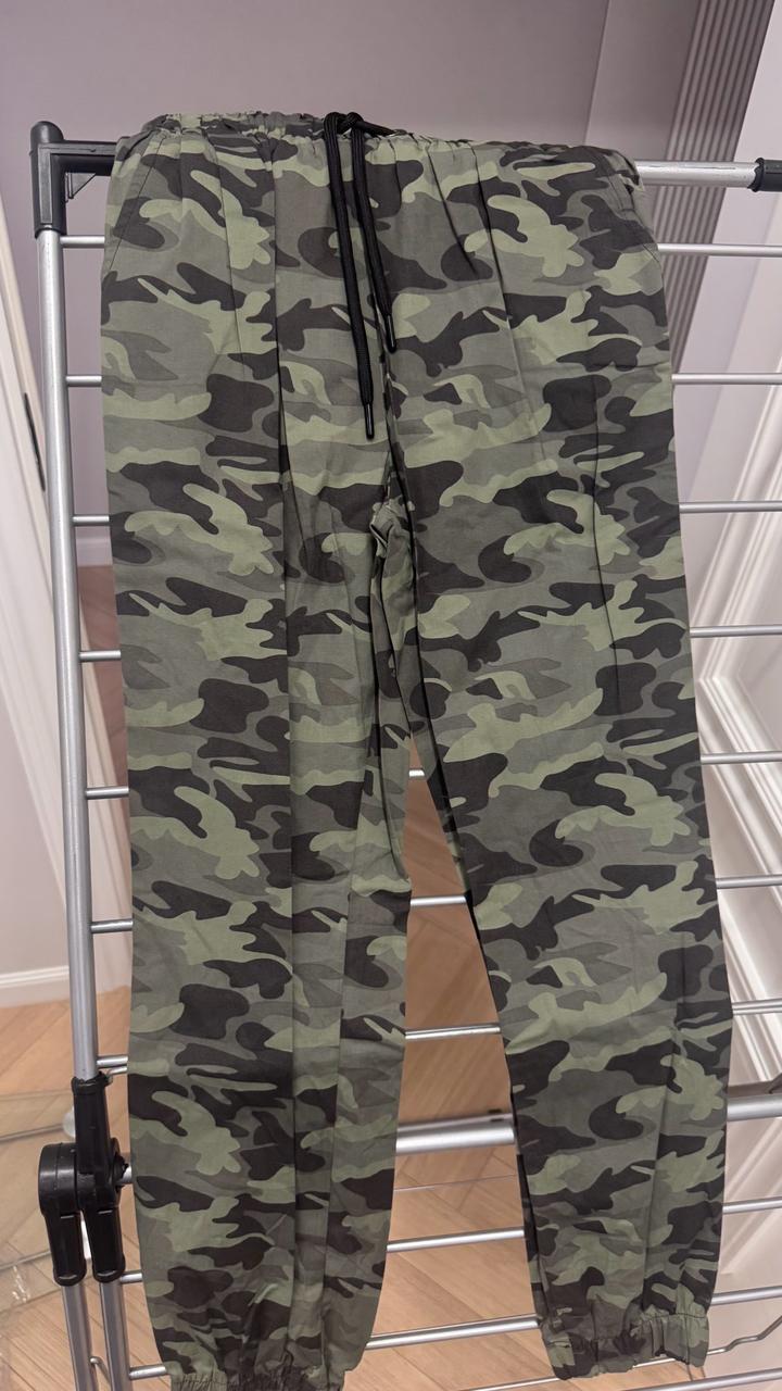 Костюмы тройка, новые, турецкие, размеры 42