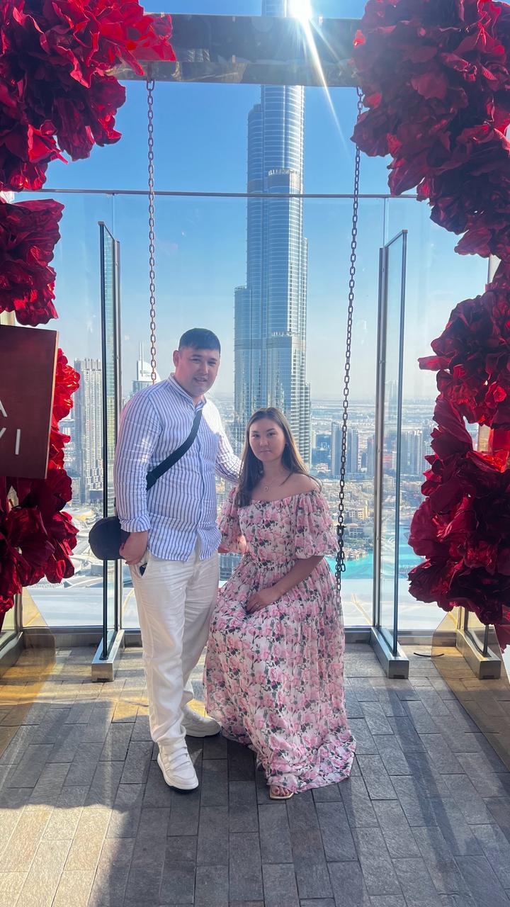 Нежное платье с цветочным принтом