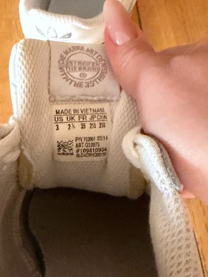 Кроссовки Adidas