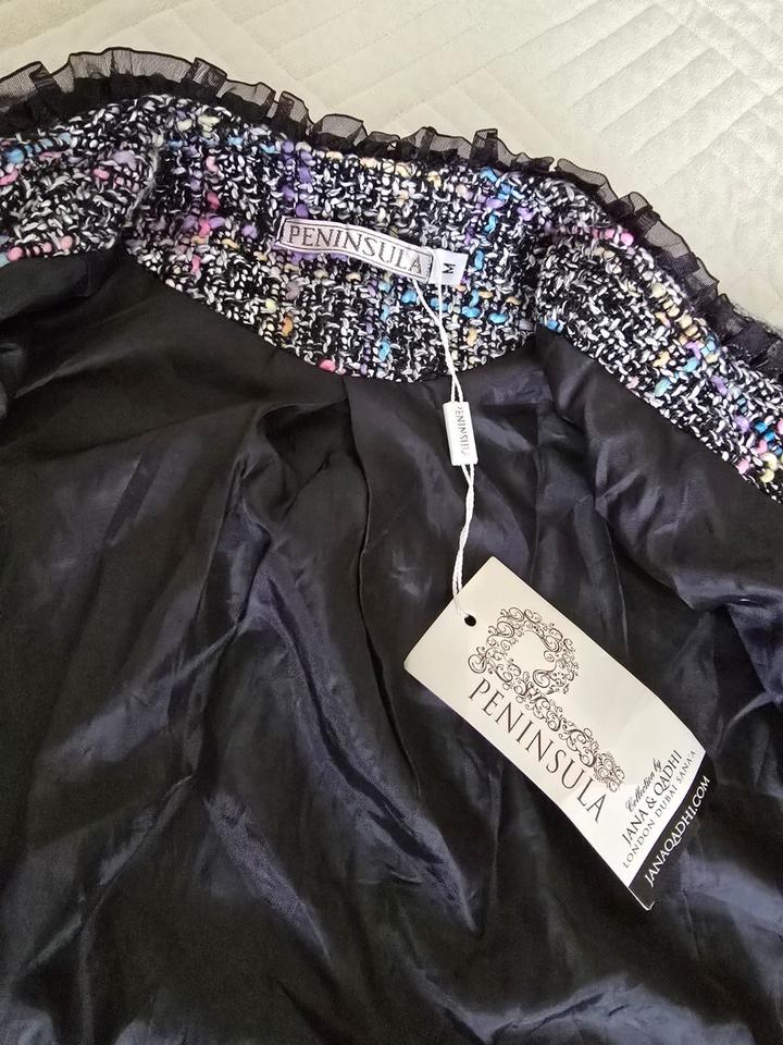 Костюм твидовый новый