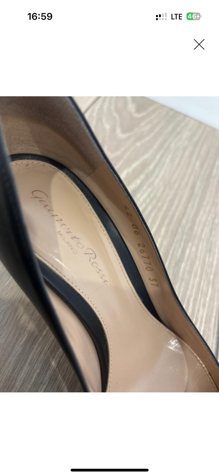 Черные кожаные туфли лодочки