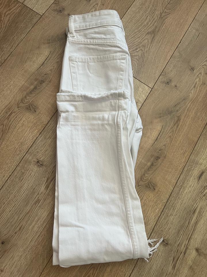 джинсы от Bershka