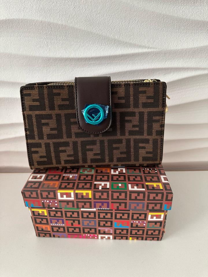 Новая сумка Fendi