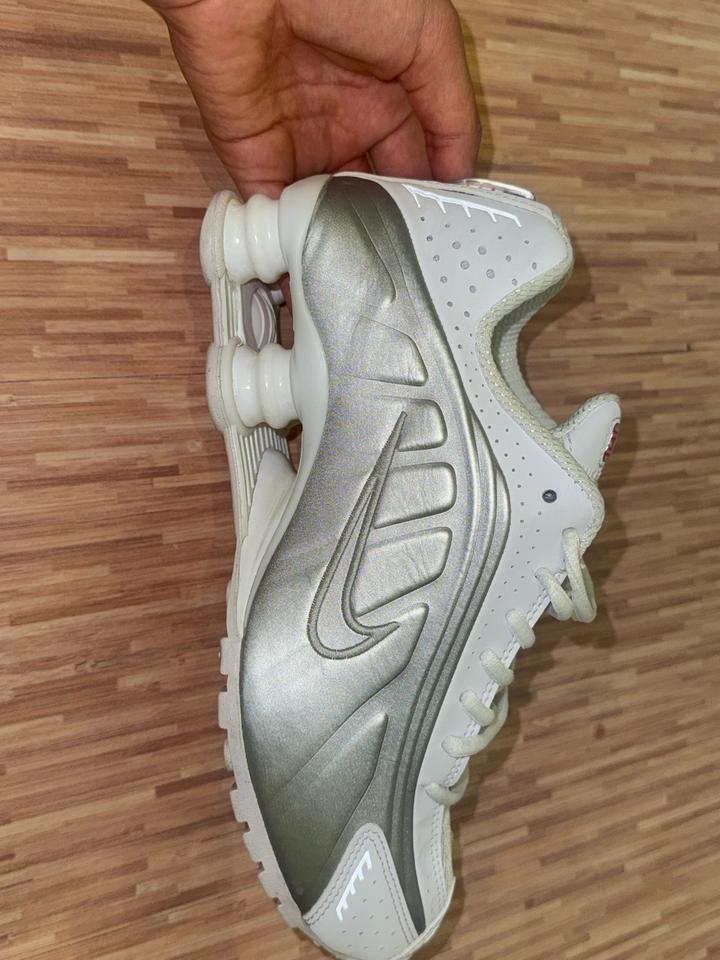 Nike shox r4