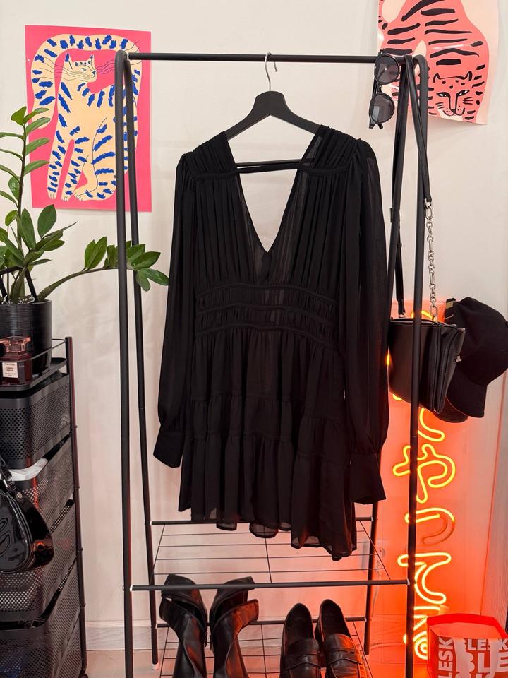 Черное платье Love Republic