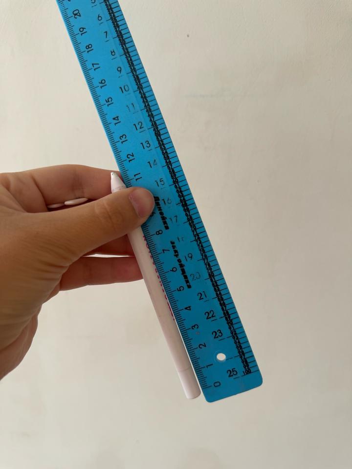 карандаш белый