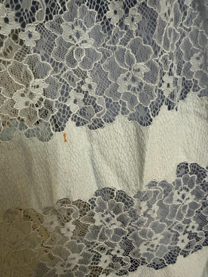 Кружевное голубое платье