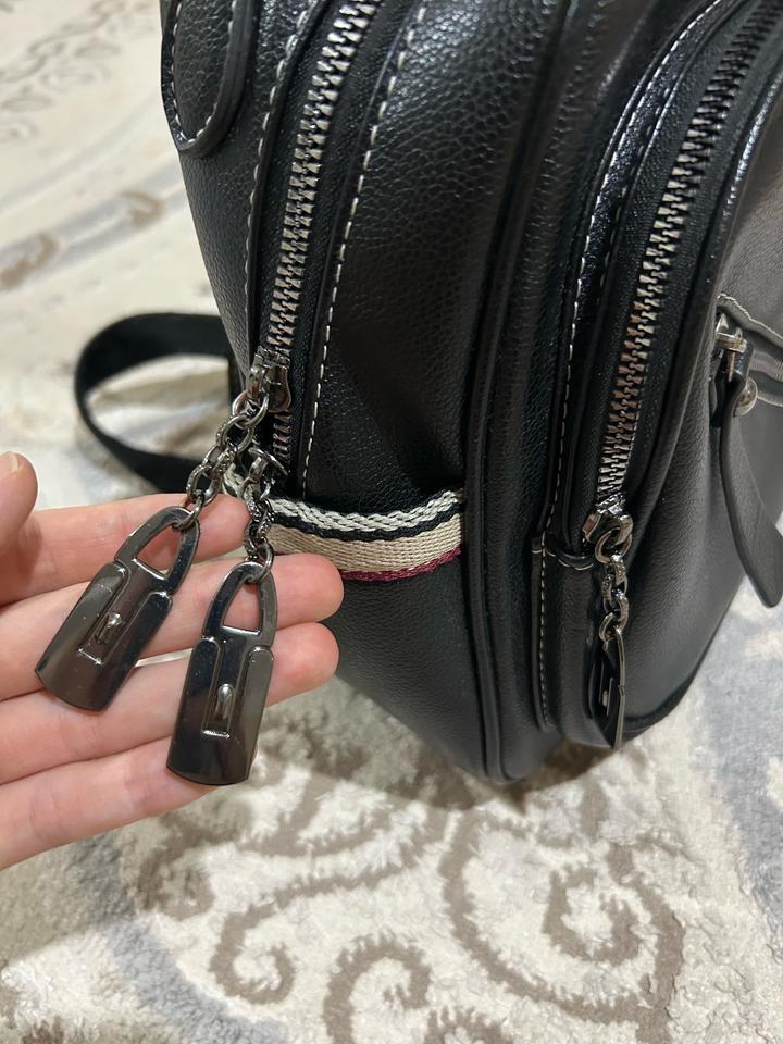 черный рюкзак