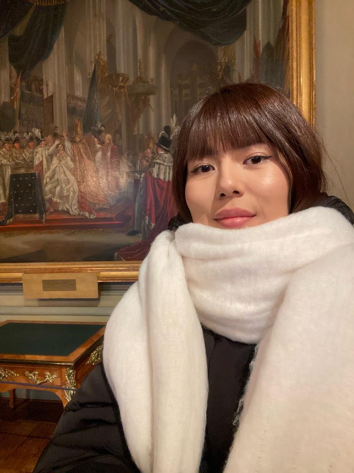 Белый шарф Stradivarius