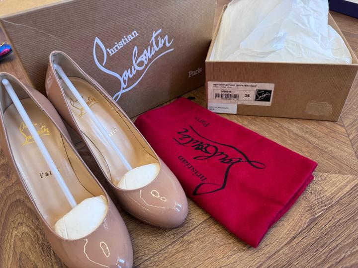 Туфли Christian Louboutin New Simple Pump 120 Nude 36
