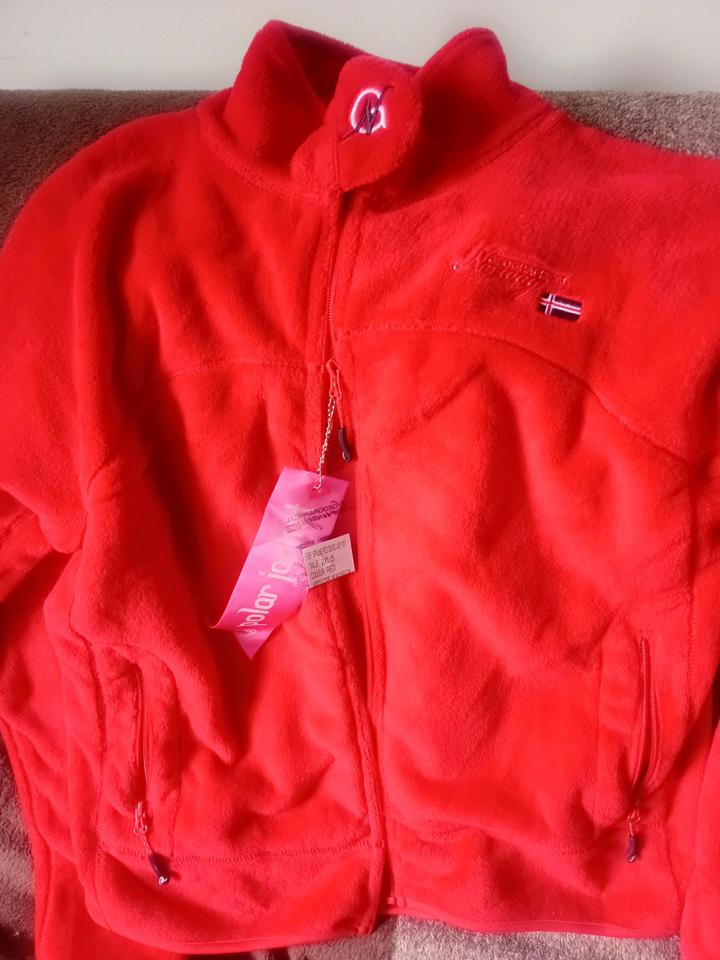 Спортивная кофта