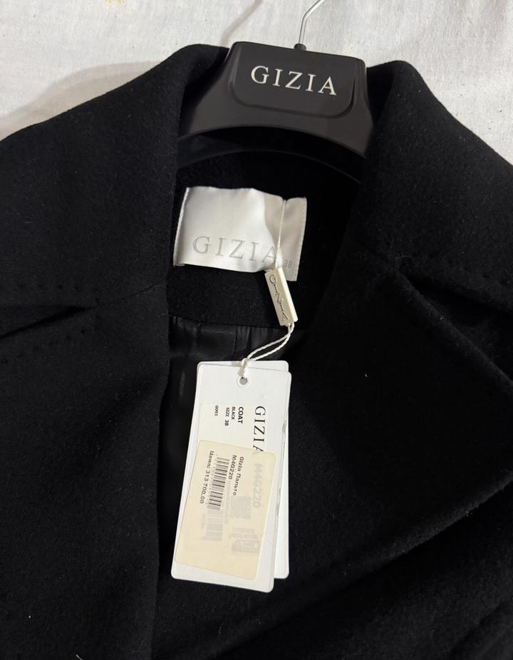 черное пальто из кашемира от премиального бренда Gizia
