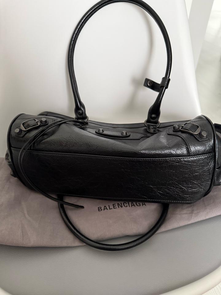 Новая сумка Balenciaga Le City East-West