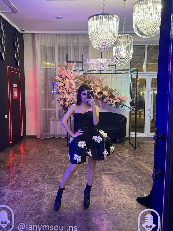 Черное платье