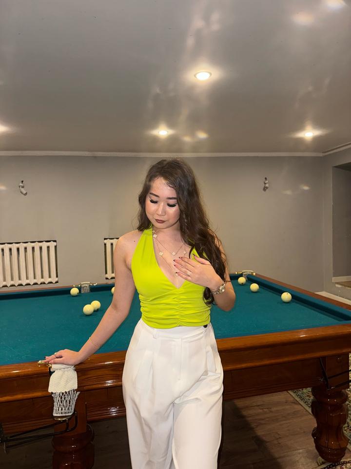 Топик салатного цвета