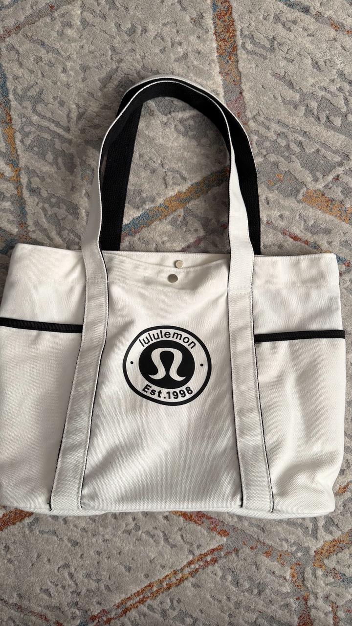 Спортивная сумка lululemon