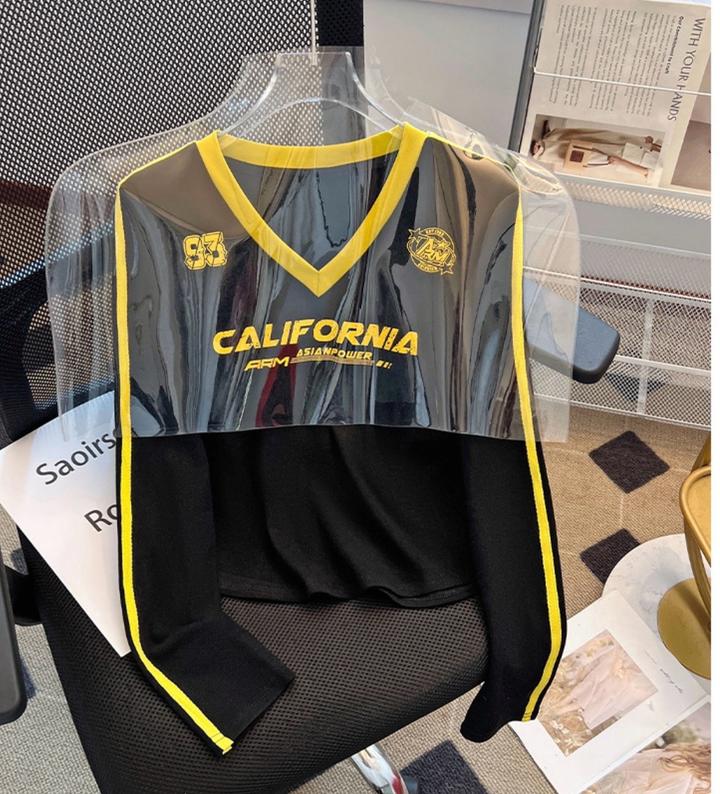 : лонгслив • Вырез: V-образный • Длина: укороченная • Рукав: длинный • Стиль: sp