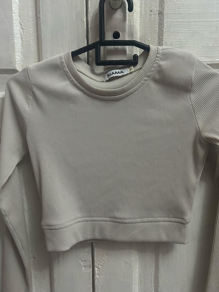 Легкая кофта