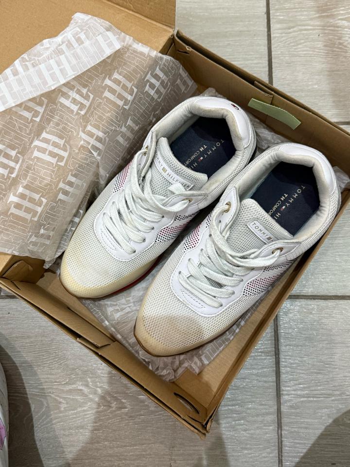 Кроссы Tommy Hilfiger 37р
