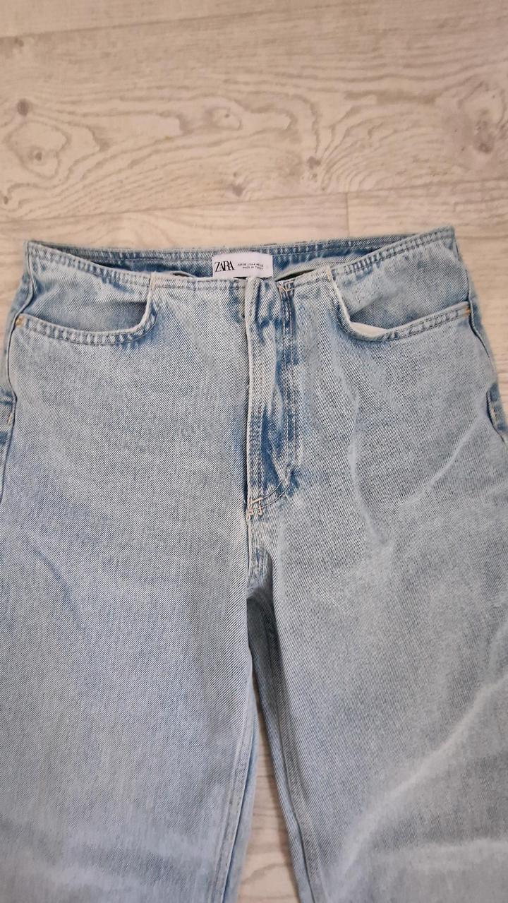 Джинсы zara на бедрах S