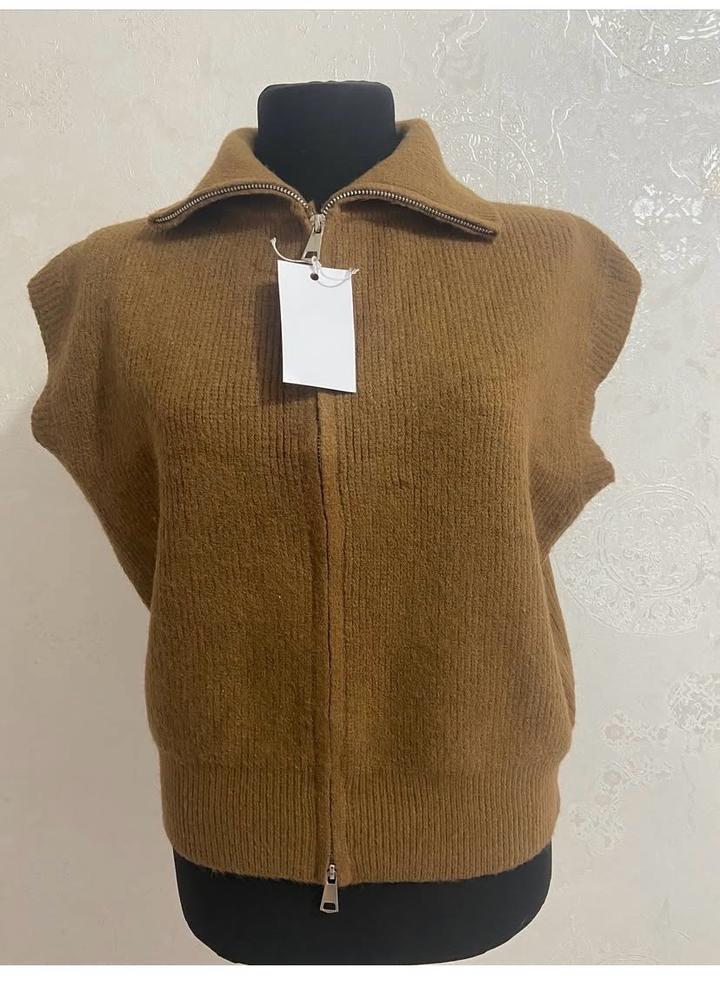 Кофта без рукавов