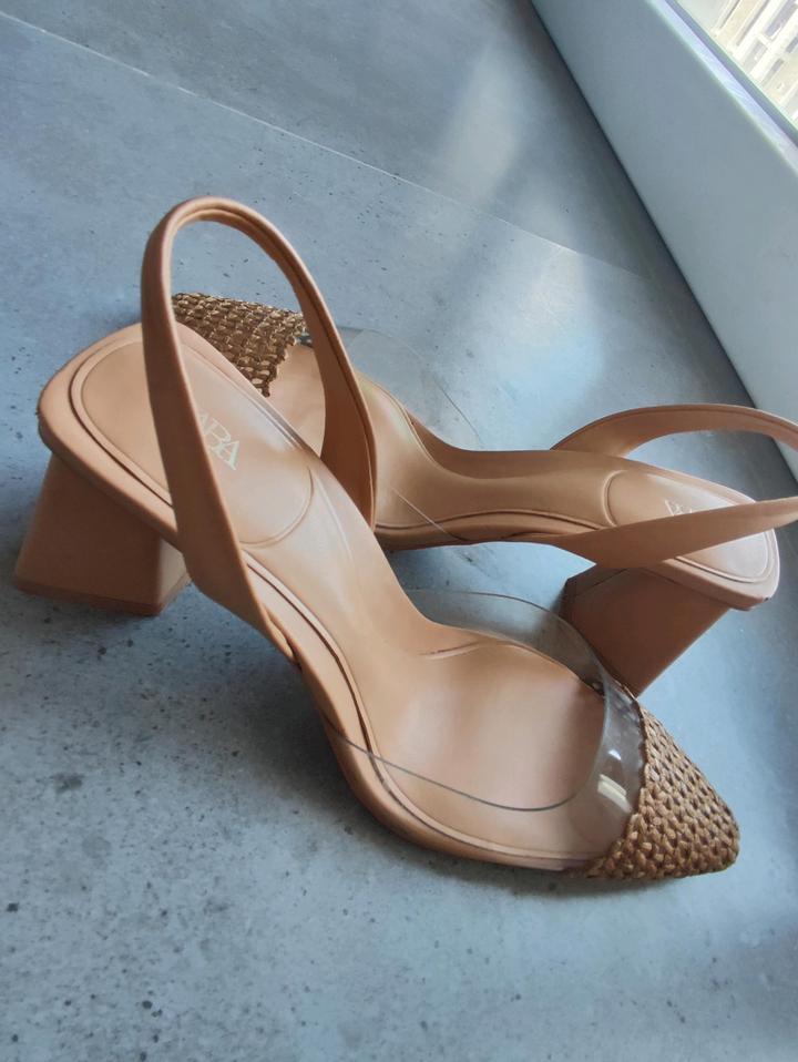 Босоножки Zara