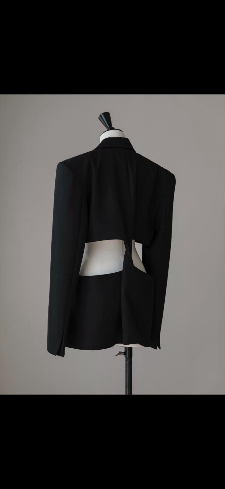 Черный пиджак с разрезами от Papermoon