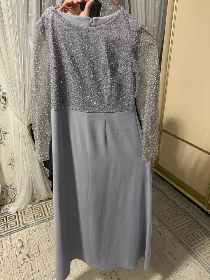 платье с камнями