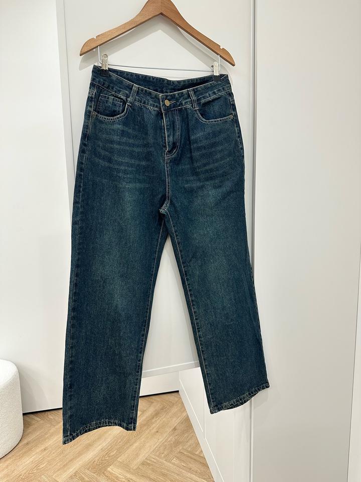 Джинсы новые