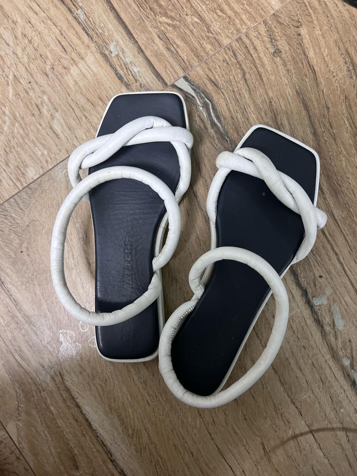 Очень красивые босоножки!