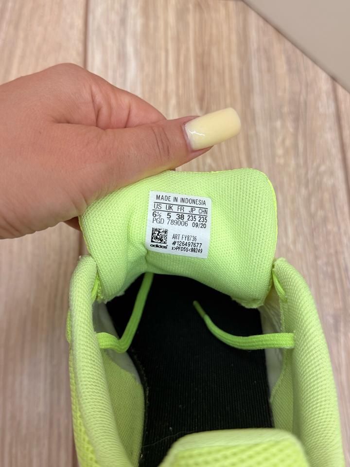 Кроссовки adidas
