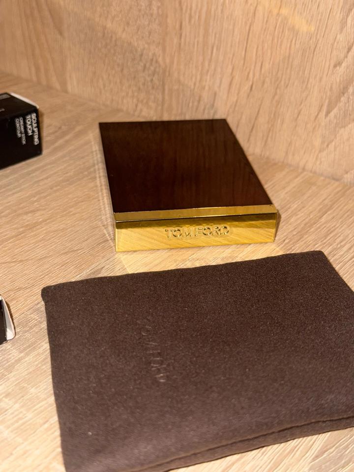 Кико контур в стике и палетка Tom Ford