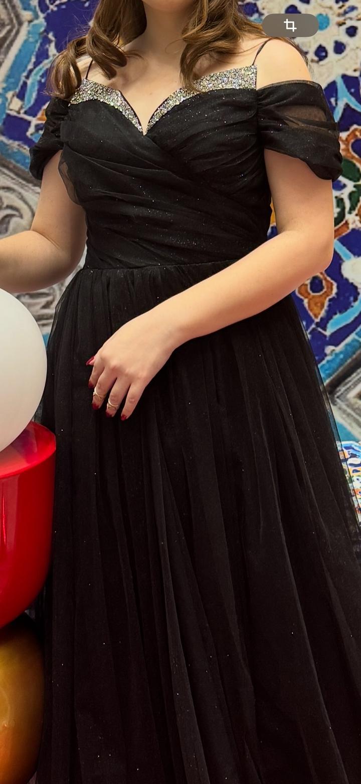 Черное платье