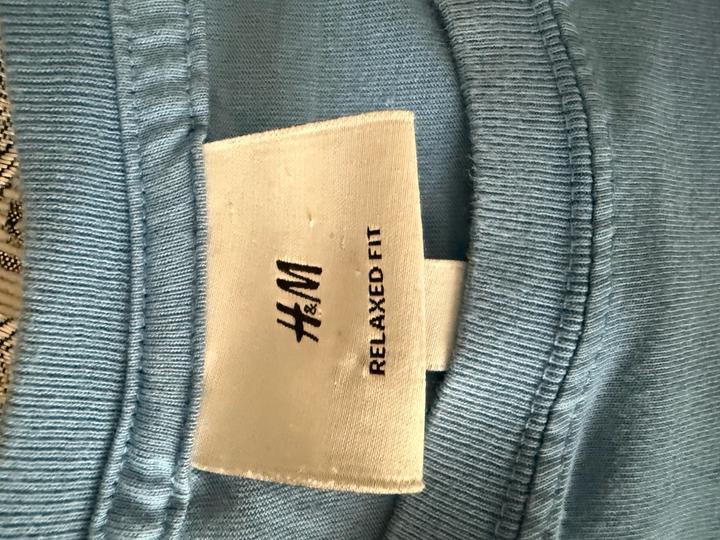 Голубая футболка H and M