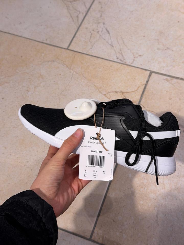 Женские кроссовки Reebok